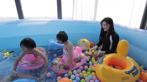 Kolam Renang Anak Multifungsi PVC Warna-warni dengan Bola Kolam untuk Usia 1-5 Tahun - Bisa Dilipat dan Tahan Lama