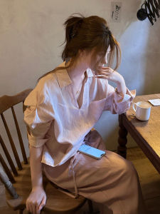 JUSTQUEEN | Áo Blouse eo nhỏ màu hồng cho mùa hè