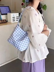 EchoBliss กระเป๋าสะพายผู้หญิงเรียบง่ายไนลอนใต้วงแขนออกแบบปักลายตัวอักษรกระเป๋าทรงถังใหม่อินเทรนด์