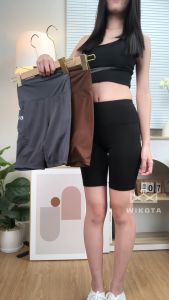 [W0203] กางเกงโยคะ เลคกิ้ง 3 ส่วน ผ้ายืดใส่สบายกระชับสะโพก มีกระเป๋าข้างใส่ของ  สกรีนอักษร ใส่เที่ยวหรือใส่ออกกำลังได้