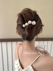 Elegant Large Pearl Hair Clip Womens Stylish New Back of Head High End Twist Clip Fashionable Hair Accessories
