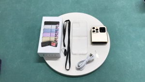 i15 Pro 2G Network Mini Flip Phone Dual SIM Card GSM Electric Torch FM Radio 3.5mm 2.4 Inch Screen Foldable Mobile Phones Type-C