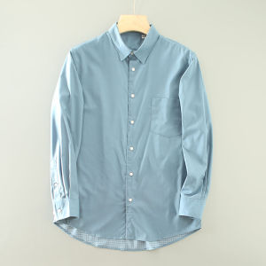 เสื้อเชิ้ตแขนยาวผู้ชายบางสบาย ๆ ผ้าซาติน ระบายอากาศได้ดี ฤดูใบไม้ร่วง ลายสก็อต คอปกตั้ง ทรงหลวม