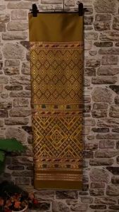 154.ผ้าไหมแกมฝ้าย ผ้าทอทั้งผืน ลายลาวครั่ง สีน้ำตาล