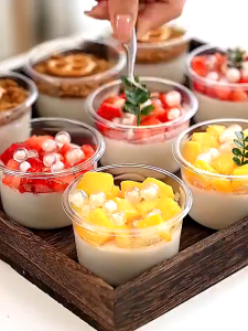 Disposable Transparent Long Cake Container With Lid Picnic Gathering Swiss Roll Cheese Cake Takeaway Box