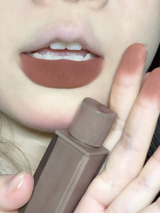 COLOUR FEEL | Bare Faced Matte Lipstick Velvet Finish