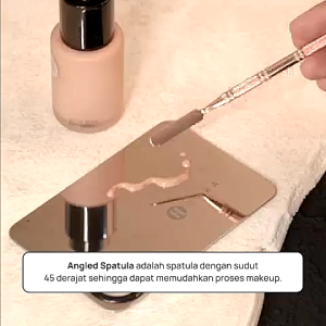 [MUNDAE] Haquhara Angled Spatula Makeup Ergonomis Silver