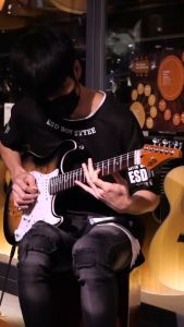 กีตาร์ไฟฟ้า JET JS-450Q HSS TRANSPARENT BROWN