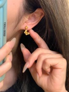 Ultra-Shiny 24K Gold Butterfly Earrings Womens New Chinese Style 5G Craft Mini Fairy Butterfly Ear Jewelry Versatile High-End Feeling