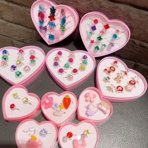 Nhẫn đồ chơi cho trẻ em Set nhẫn nhựa đeo tay dành cho bé gái hoạ tiết hoạt hình đáng yêu