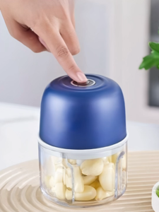 Electric Mini Chopper USB Rechargeable Cordless Food Processor 260ml Portable Garlic Grinder with 4 Stainless Steel