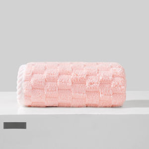 ผ้าเช็ดตัวขนาดใหญ่ ซึมซับน้ำได้ดี นุ่ม ไม่เป็นขุย ผ้าขนหนูคอรัลฟลีซ ลายตารางหมากรุก สำหรับใช้ในห้องน้ำ บ้าน และโรงแรม