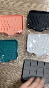 Soap Dish with Drip Grooves – Non-Slip Portable Soap Holder for Bathroom & Travel | Easy Clean Flexible Drain Tray