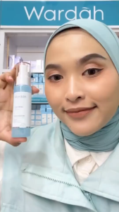 ❤️TokoTokiPoki❤️ Wardah Lightening Face Mist 3in1 Brighten Prime and Refresh Make Up 60ml