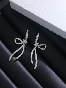 ต่างหูตกแต่งไข่มุกดางสายโบว์ขนาดเล็ก จี้แฟชั่นเงางามและหรูหรา โลซิเคียนคารีลี กันการหมุนของหู เช้าและเย้า แหล่งกำเนิดไม่ชัวร์ คันโทเอ็ต มัลล่าเนชา