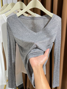 Low V-neck Slimming Knit Top
