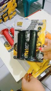 1 SET HANFAT / HANDGRIP UNIVERSAL HITAM SARUNG STANG MOTOR WARNA HITAM MURAH