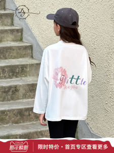 เสื้อยืดคอกลมแขนยาวผ้าฝ้ายระบายอากาศสำหรับเด็กผู้หญิง ฤดูใบไม้ร่วง 2025 ใหม่ล่าสุด ผ้าฝ้ายแท้ ระบายอากาศได้ดี ตัวอักษรพิมพ์