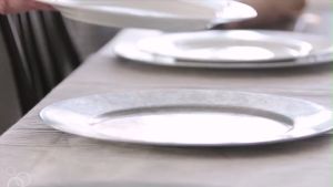 24 Piece Opal White Chip and Break Resistant Microwave Safe Opal Glass Dinnerware Set LZ77724