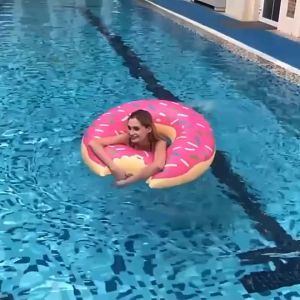 Swim ring Doughnut swimming ring/inflatable swimming ring/water inflatable model/adult and children swimming ring KERMODE