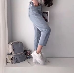 Sepatu Wanita Terbaru Gaya Korea & Sneakers