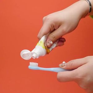 MGHL0249 Alat Penjepit Pasta Gigi Dispenser Odol Kartun Motif Random