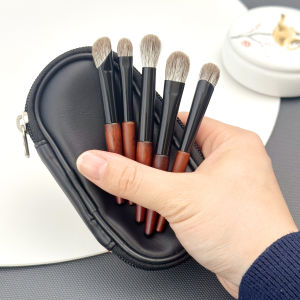 ลิปสติก Mini Eye Shadow Brush Set ขนสัตว์พกพาสะดวก เล็กๆ น่ารัก ด้านในปาก ด้านนอก ปลายปาก ขนสัตว์สำหรับเดินทาง