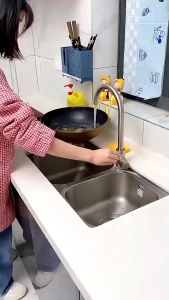 Rổ Lọc Rác Thoát Nước Bồn Rửa Chén Hình Thiên Nga