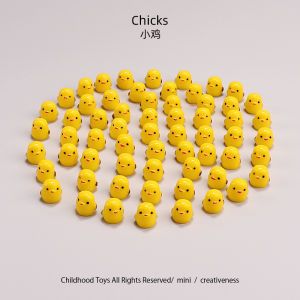 ของเล่นรูปไก่สีเหลืองขนาดเล็ก ดีไซน์สร้างสรรค์ รูปแบบเหมือนจริง ใช้เล่นบทบาทสมมติ ตกแต่งบ้าน ของขวัญสำหรับเด็ก ตุ๊กตาสัตว์แบบนิ่ง ทำจากพลาสติก