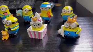 52TOYS | In Stock Minions Summer Vacation Figure Beach Theme Collectible Figurine Desktop Ornament Surprise Gift for Minions Fans