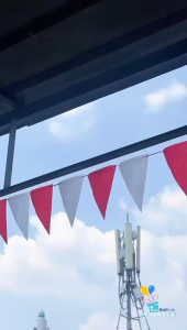 bendera merah putih spunbond / bunting flag HUT / bendera umbul umbul karnaval / bendera segitiga hut ri dirgahayu