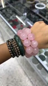 สร้อยแขนหินโรสควอตซ์ ขนาด 18-20 มิล ลดความเครียด