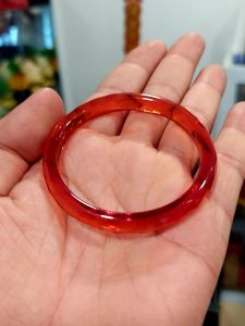 Vòng tay pha lê cắt giác đa sắc màu mang phong cách trẻ trung xinh xắn cho nữ.