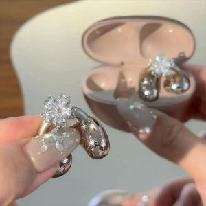 Flower Ear Cuff Earrings For Earphone Rotating Clip Non Pierced Shining Design Womens Party Fashion Jewelry