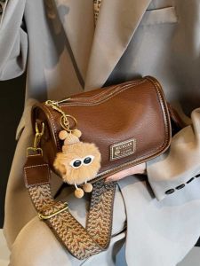 Boston Bag Womens New 2025 High-End Feel French Bread Single Shoulder Bag Trendy Wide Strap Crossbody Small Pillow Bag