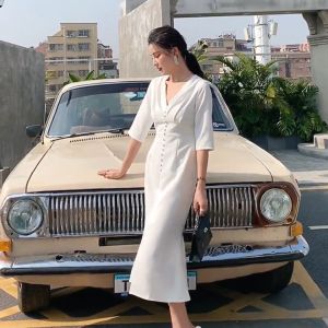 💗 PinkP 9294W ชุดเดรสสีขาวสไตล์ฝรั่งเศส ทรงสลิมเดรสคอวีแขนยาวผ่ากลางกระโปรงหางปลา