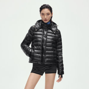 Guvet | Áo Khoác Bông Vụn Đen Nhẹ Có Mũ Quilted