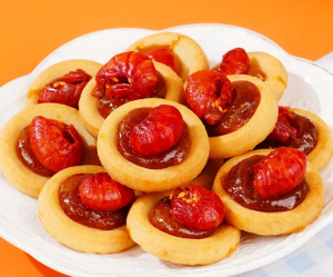 Crayfish egg yolk sandwich biscuit pizza 135g 405g 675g   夹心饼干