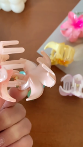 FH-C1373 Jepit Rambut Wanita Motif Bunga Kamboja Aksesoris Rambut Gaya Korea / Jepitan Rambut Cantik