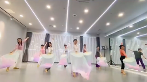 Long Silk Dance Fan Colorful Gradient Performance Fan For Square Dance Yangko Ribbon