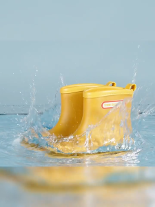 ชุด OKADY รองเท้ากันลื่นพื้นนิ่ม สำหรับ รองเท้าบูทหน้า ฝน เด็กรองเท้า ลูยน้ำ รองเท้า บูทหน้า สำหรับ เด็ก ผู้ชาย และ เด็ก ผู้หญิง ทรงกระบอก ขนาด