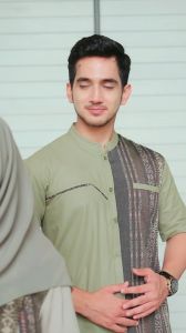 Sarimbit RANIA RAUNA SAGE GREEN 2025: Desain Kemeja Muslimah & Seragam Lebaran