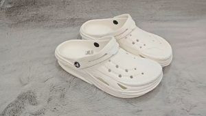 Lightweight Beach Footwear: Mens Beach Sports Slippers & Pure Rubber Sandals