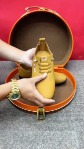 【ขายร้อน】รองเท้าหนังสไตล์อังกฤษแมทช์ง่าย/ใหม่ รองเท้าหนัง ส้นแบน หัวแหลม แบบผูกเชือก ขนาดใหญ่ 46 47 48 สีน้ําตาล แฟชั่นสําหรับผู้ชาย ใส่ทํางาน สํานักงาน