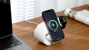 4 in 1 Magnetic Wireless Charging Stand: 20W Fast Charging Station & Aluminium Alloy Desk Holder