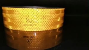 Stiker Reflektif Reflektor Mata Kucing Uji KIR Truk Box Pickup Safety Logo E1 104R