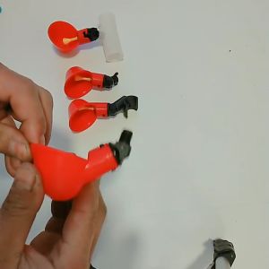 Máng uống tự động cho gà vịt loại xịn gắn xô sơn hoặc lắp vào lồng chuồng