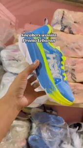 Model Baru Sepatu Senam Wanita Ringan Nyaman Sepatu Olahraga Lari Jogging Cewek Sneakers Jalan Santai Wanita Bonus Kaos Kaki