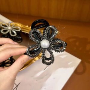 Fancy K-style Rhinestone Cut Out Flower Hair Clip Barrettes Female Back Head Hair Volume Less Updo Shark Clip New Arrival