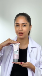 LOreal Paris Glycolic Bright Daily Cleanser Foam - 50ml Skin Facial Wash Loreal Glyco Acid AHA Exfoliating Anti Dark Spot Wajah Peeling Muka